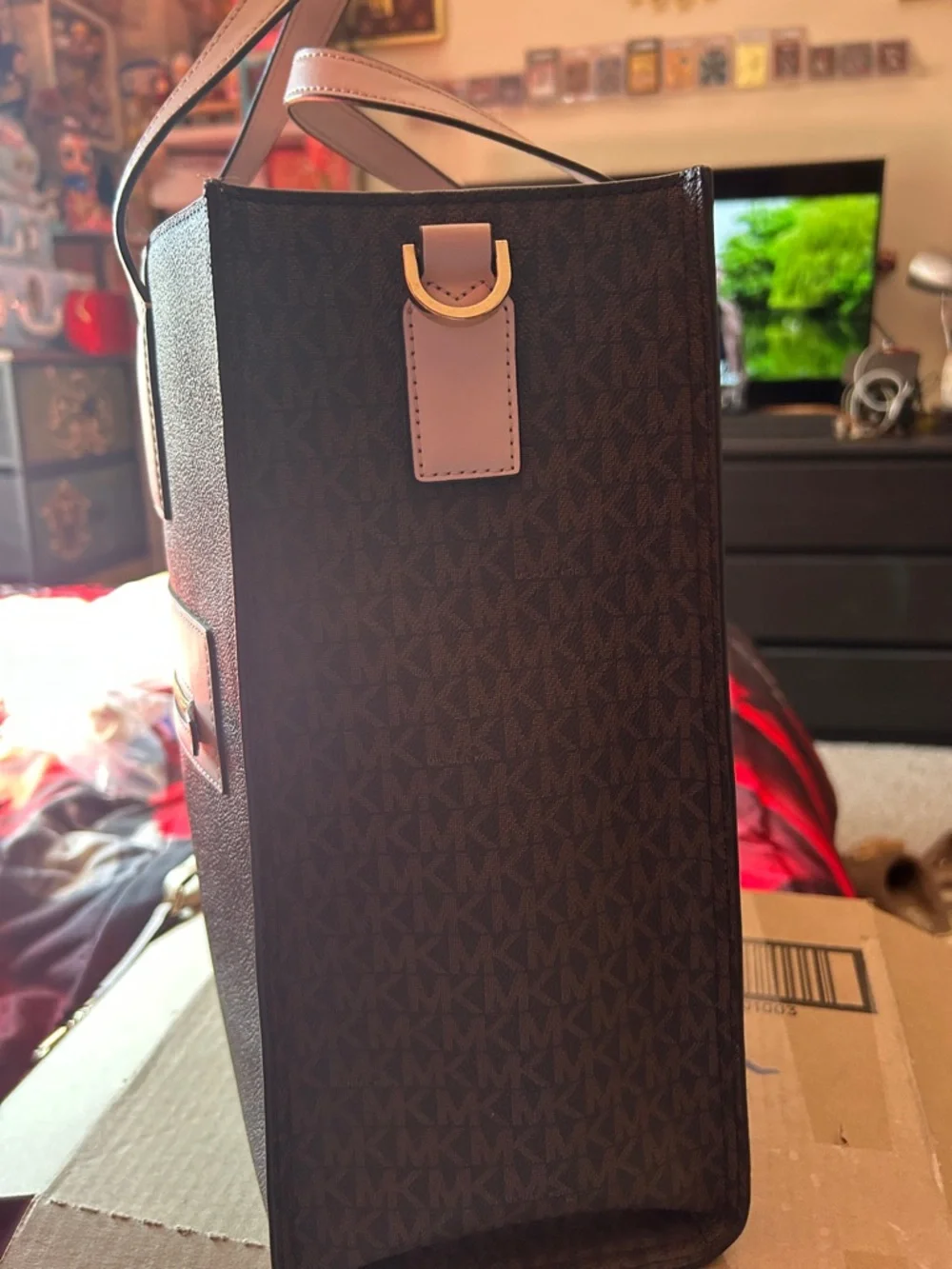 Like New Michael Kors Satchel - Picture 9 of 9